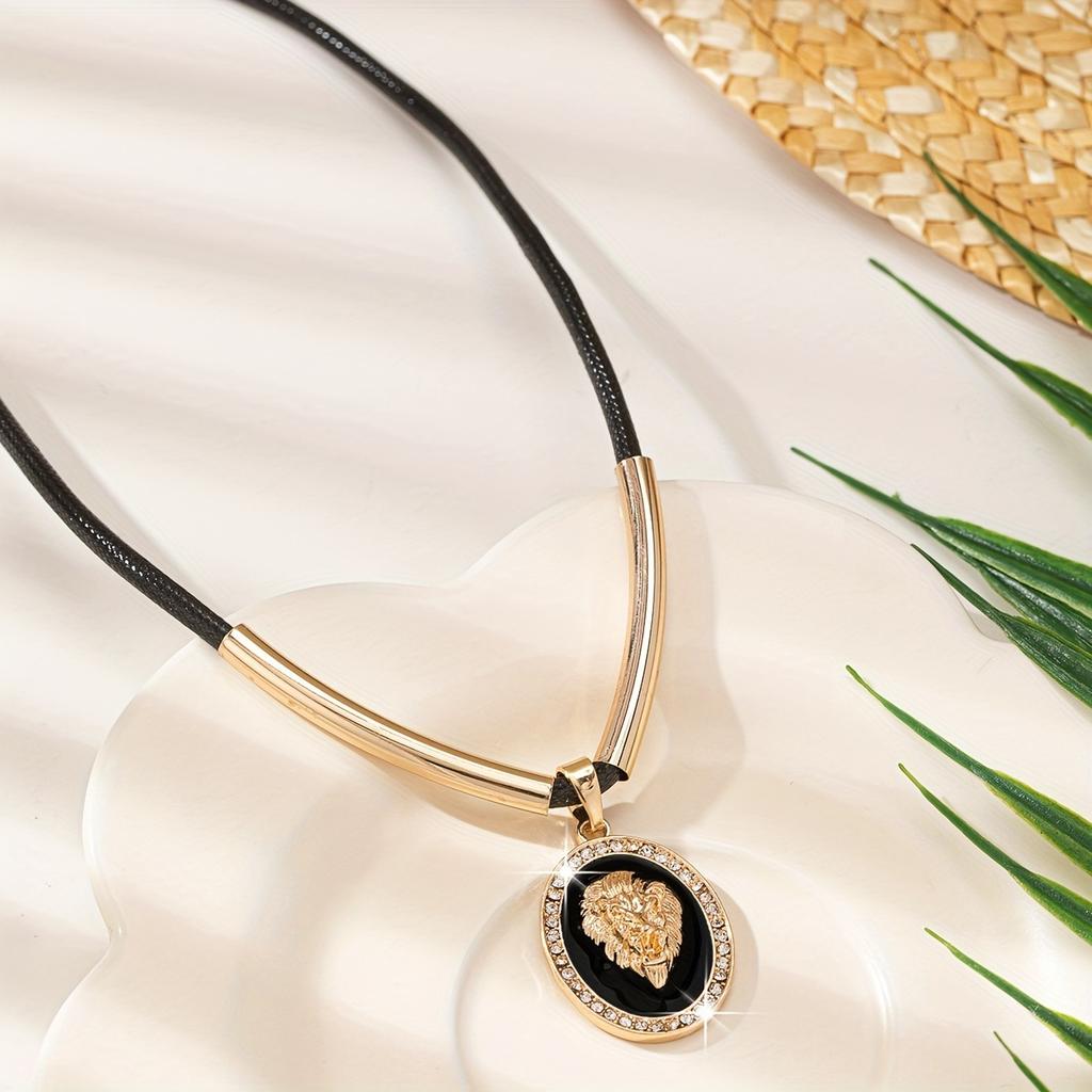 Popular, Relief Lion Head Necklace Niche Versatile Pendant Necklace