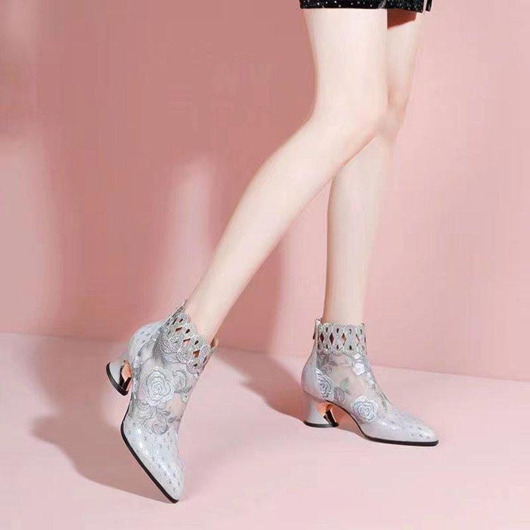 

Высокий каблук 5,5 см, большой размер 41, белые сетчатые ботинки на высоком каблуке, женские сандалии, сандалии с кружевной вышивкой, женские одинарные ботинки на толстом каблуке с острым носком 39