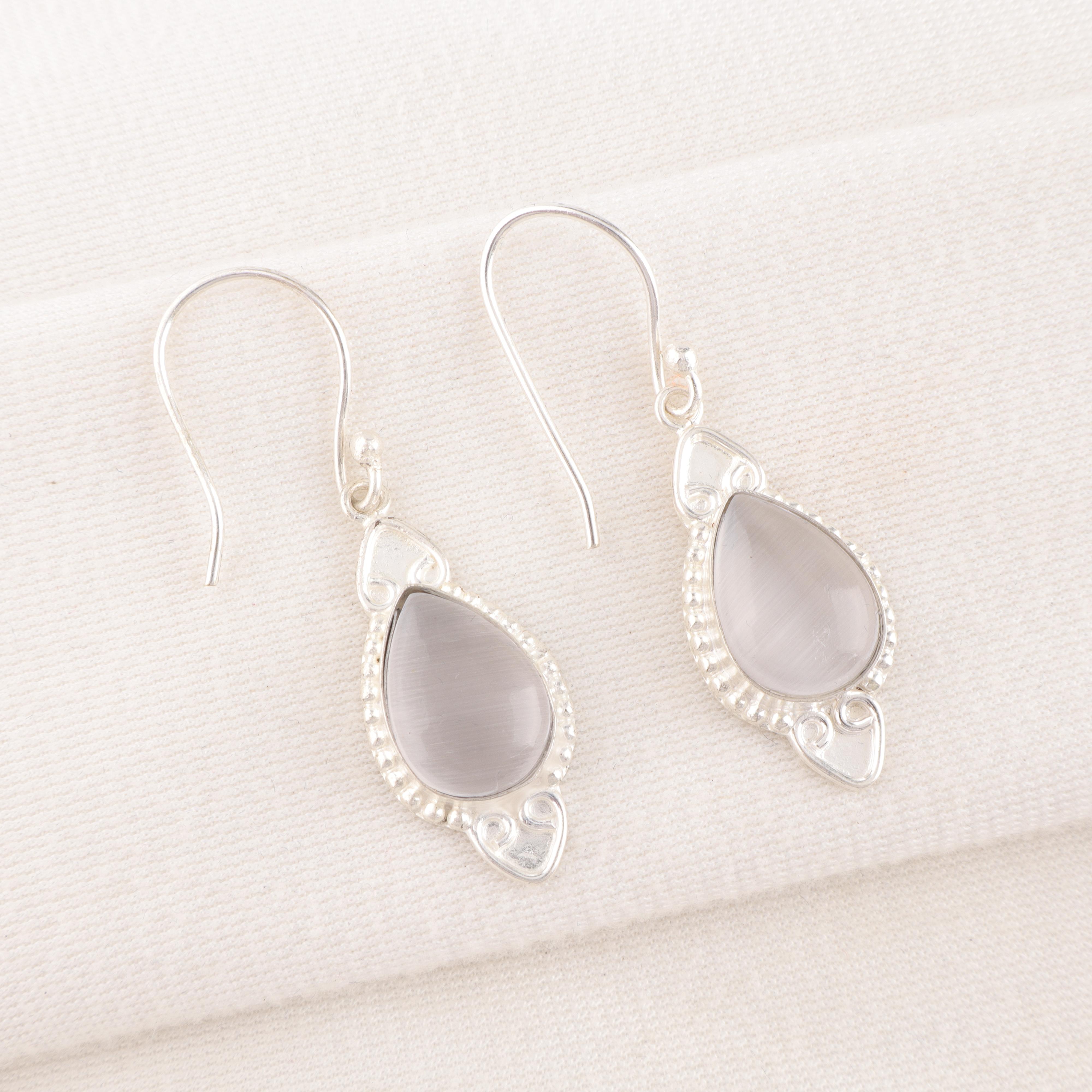 

Серьги из селенита из стерлингового серебра 925 пробы, Ювелирные изделия с драгоценными камнями ручной работы, Подарки для жены, Совершенно новые серьги 1.80 Inches белый