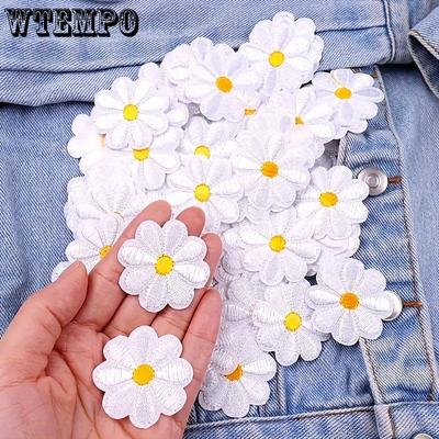 30PCS Small Daisy Embroidery Iron On Clothes Repair Patches Durable Creative DIY Craft Accessories Thermo Adhesive Easy To Apply