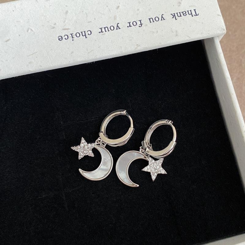 Elegant French Zircon Mother-of-Pearl Star & Moon Ear Cuffs for Women - Fashionable, High-End, Versatile Earrings.