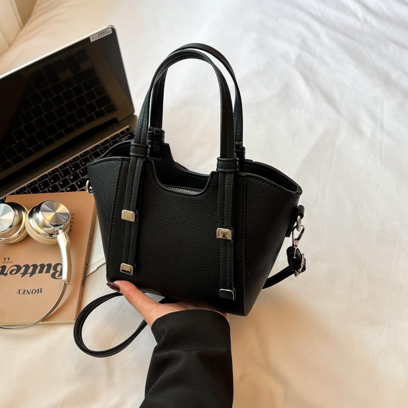 

Популярная в этом году женская сумка большой вместимости 2025 новый нишевый дизайн модная сумка-мессенджер портативная сумка-ведро 17.5*11*15 чёрный