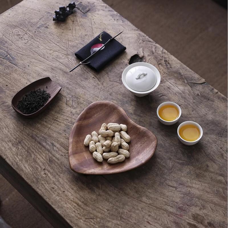 Walnut Wood Heart-shaped Snack Plate