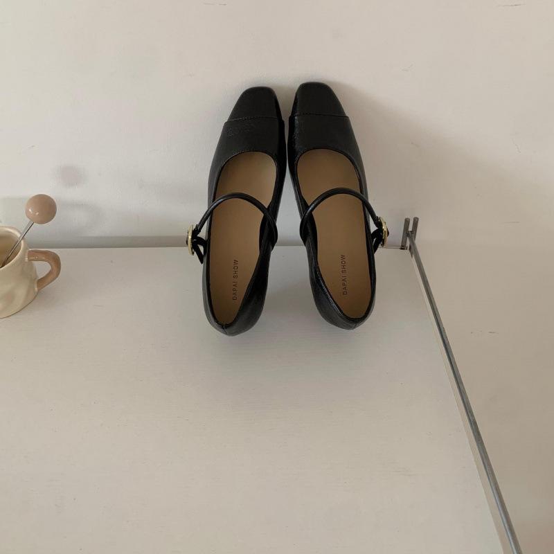 

2025 Весна и Осень Французский Темперамент Клиновидный Каблук Туфли-лодочки Женские С Пряжкой На Ремне Комфортные Для Поездок На Работу Вечерние Ветер Квадратный Носок М 39 чёрный