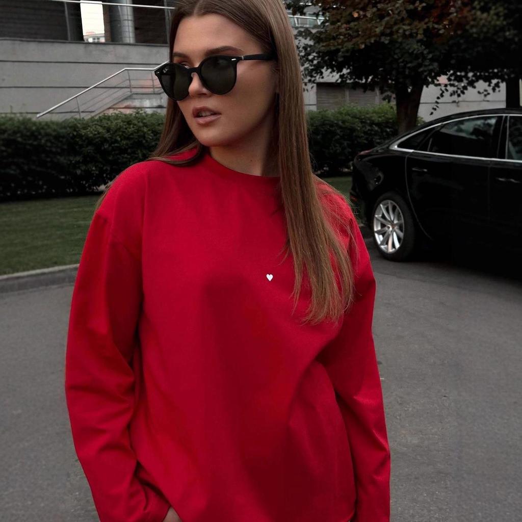 Unisex Heart Print Logo Casual Loose Long Sleeve T-shirt for Early Spring