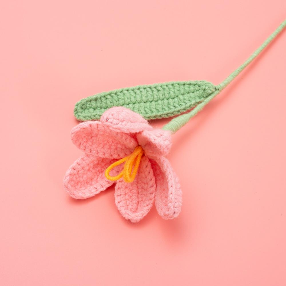 

Handmade Simulation Tulip Yarn Handcrafted Crochet With Stem Leaf Knitted Bouquet Creative Knitted Yarn Floral Crochet Flower світло-рожевий колір