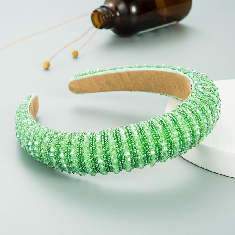 Hairband Handmade Braided Beaded Headband for Women, Made of Sponge Material, Simple and Elegant Face Mask Accessory for Hair.