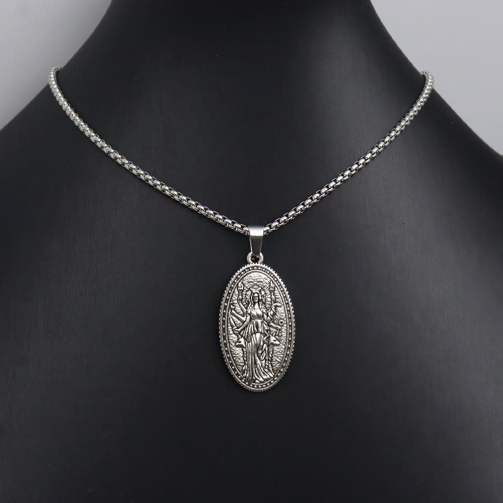 Collar con Colgante Unisex Laberinto de la Luna de la Diosa Hécate: Estilo Streetwear Versátil Europeo-Americano