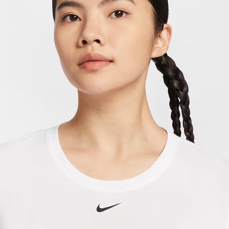 Nike Women s Short Sleeve Running T-Shirt S