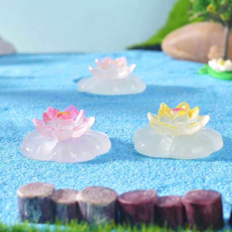 5Pcs Cartoon Kreative Lotus Blumen Figuren Leucht Figuren Ornamente Diy Landschaft Hause Dekoration Zubehör Geschenke