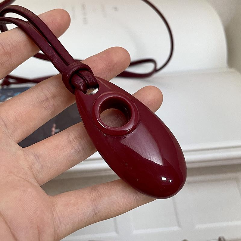 Korean Sunflower Oval Burgundy Pendant Necklace - High-End Women's Sweater Chain 2024