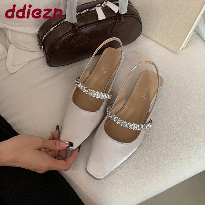 Fashion Luxury Rhinestones Fashion Shallow Women Flats Sandals Slip On Shoes Female Pointed Toe Footwear Ladies Flats Sandals Shoes