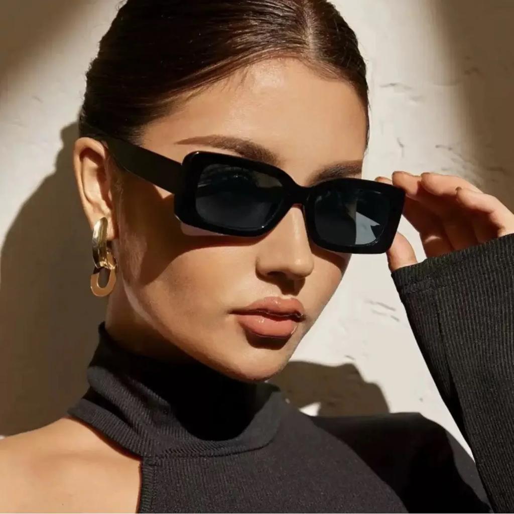 Vintage Square Sunglasses Rectangle Fashion Popular Women Men Shades Small Sun Glasses For Female Male Summer Traveling