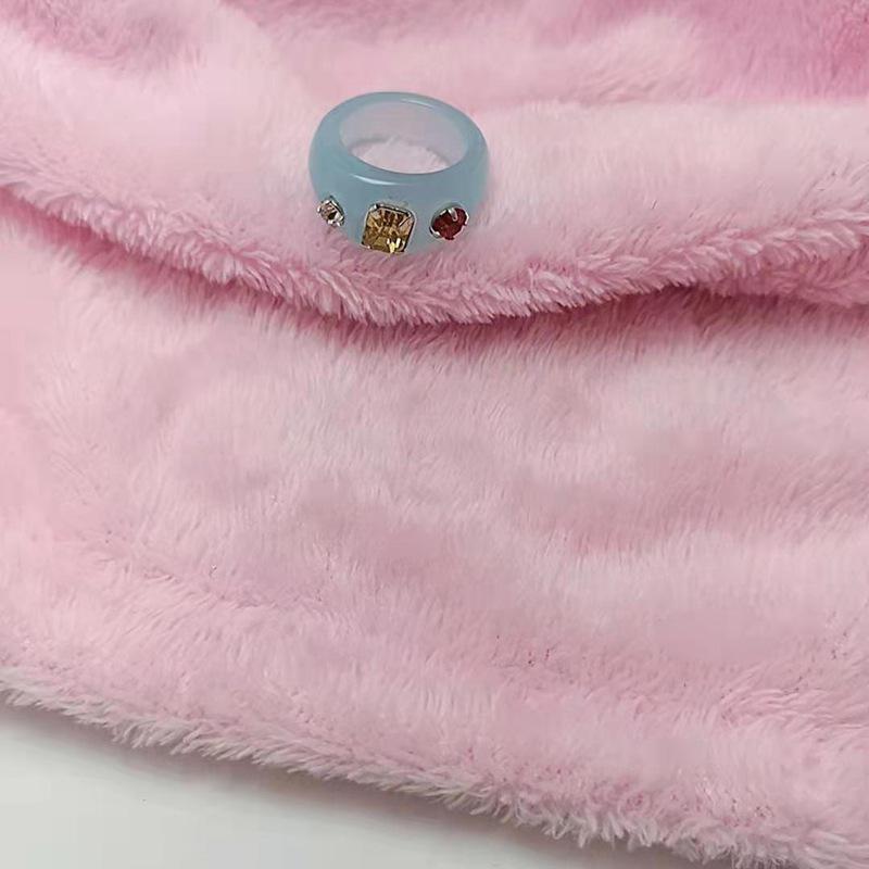 Cute Retro Rhinestone Resin Acrylic Jelly Ring for Women - Personality Finger Jewelry