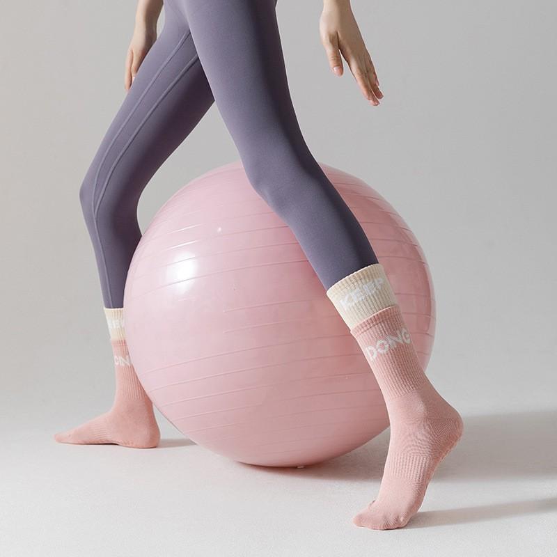 Non-Slip Yoga Socks Women Mid-Calf Anti-Slip Pilates Color-Block Design Seamless Cotton Blend Breathable