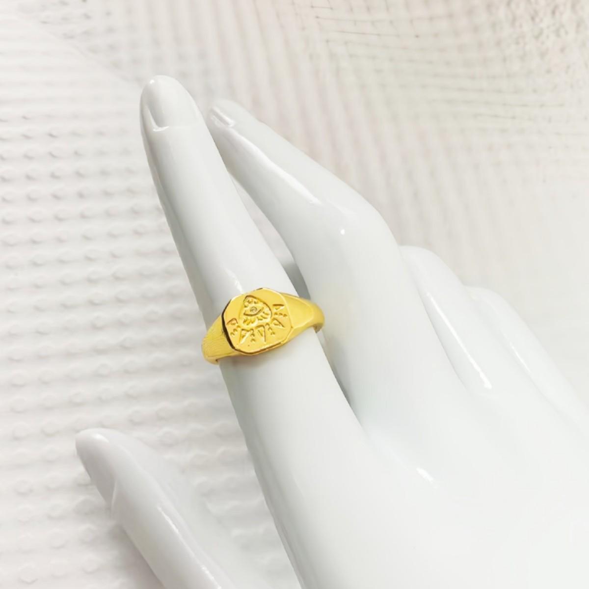 

European Square Pattern Ring with Rhinestone Zirconia Hearts