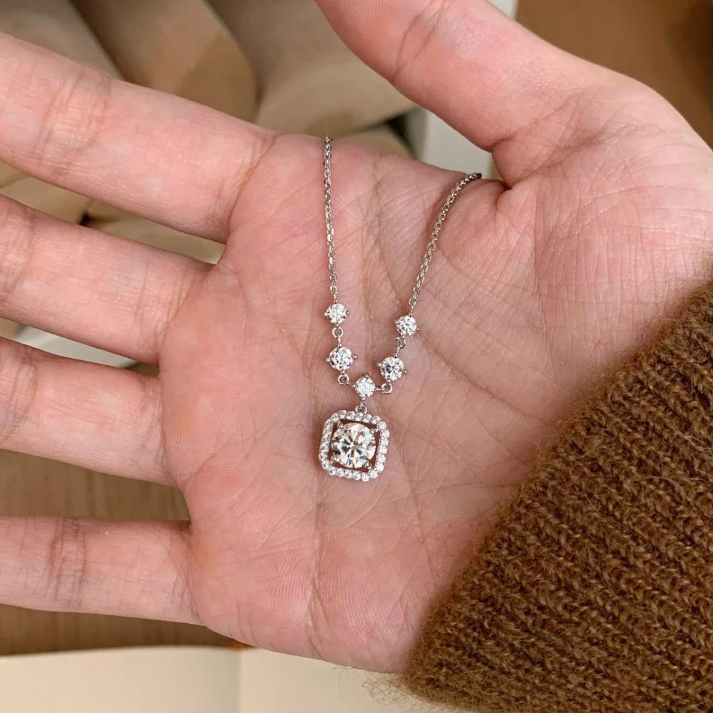 Minimalist Square Sugar Zircon Necklace Women Geometric Pendant Short Chain for Office