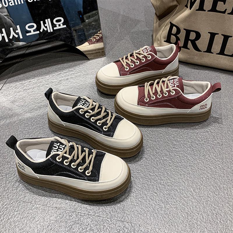 Spring 2025 new light flat comfortable not tired feet sports board shoes retro fashion versatile casual shoes women