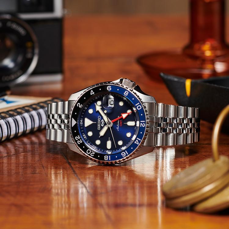 SEIKO 5 NEW SPORT Mechanical Movement Stainless Steel Strap Watch Men's Watches Blue Dial SSK003K1