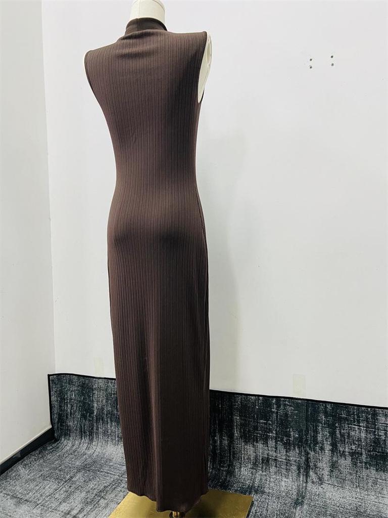 2026 New European & American Style Solid Color Sleeveless Knit Dress for Women.