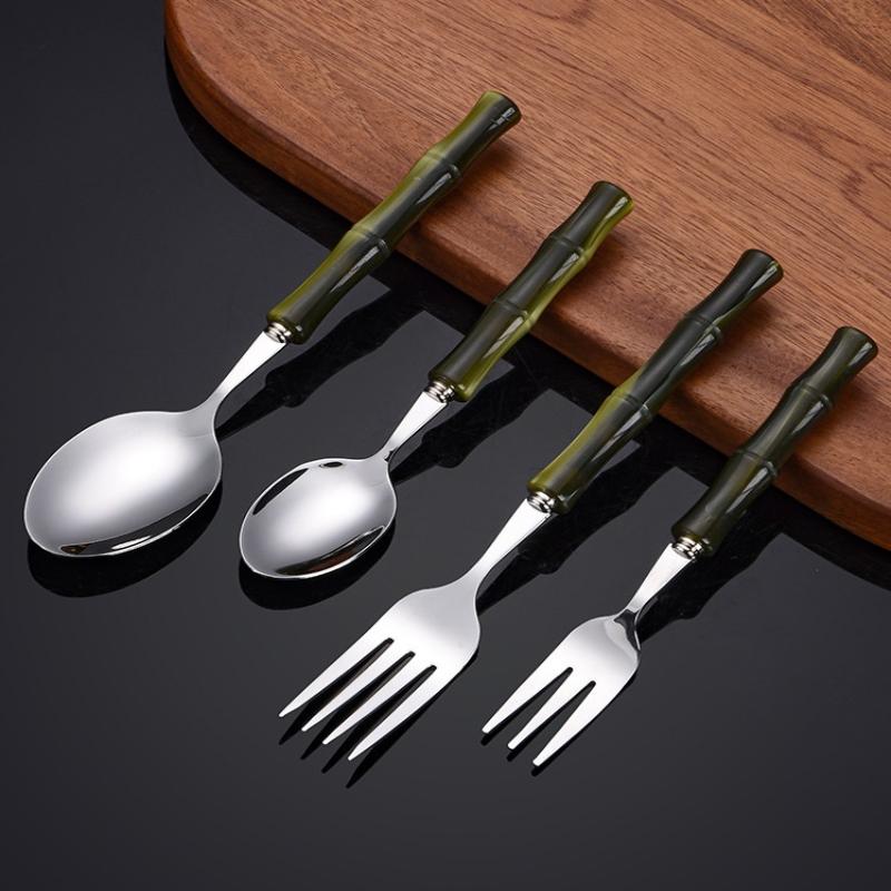 Refined Bamboo Handle Cutlery Set Stainless Steel Suitable for Home Kitchens and Gifts