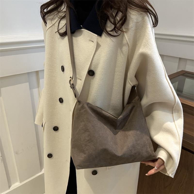 Simple Commuter Shoulder Tote Bag, New Foreign Style Solid Color Large Capacity Messenger Bag, Fashionable Niche Design Women's Bag