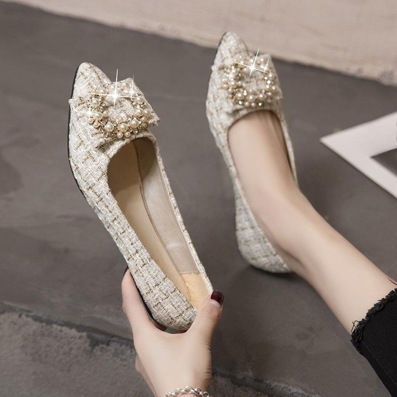 Fashion 2025 New Shallow Mouth Shoes Autumn Women's Moccasins Casual Female Sneakers Pearl Decorateion Flats Modis Low Heels Pointed