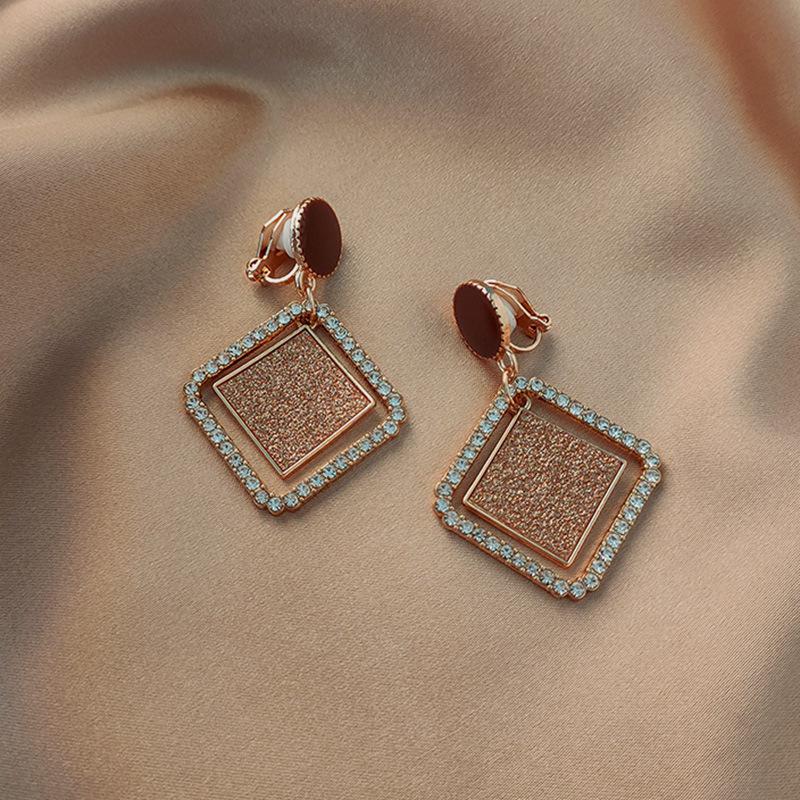 Painless Pearl Tassel Ear Clips for Women - Niche Design, No Piercing Required