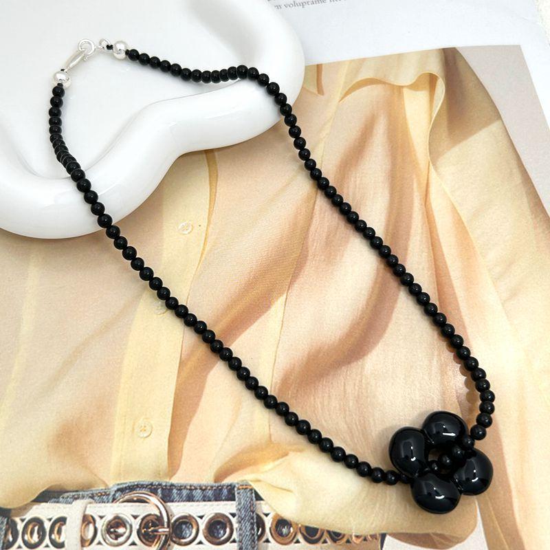 Black Beaded Flower Fashion Temperament Black Agate Necklace