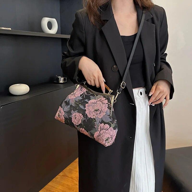 Vintage Designer Women Chain Shoulder Bags Clutch Crossbody Bags Wedding Lock Shell Clip Designer Purple Yellow Flower Handbags