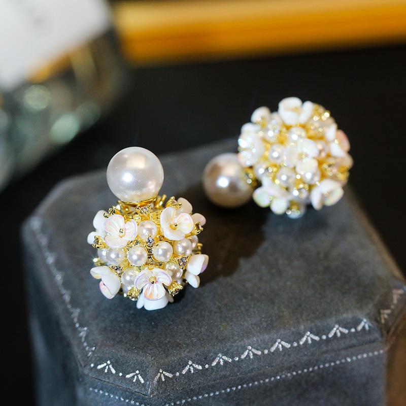Flower Pearl Earrings Women's High-end Light Luxury Earrings 2023 New Fashion Celebrity Temperament Retro Foreign Style Earrings