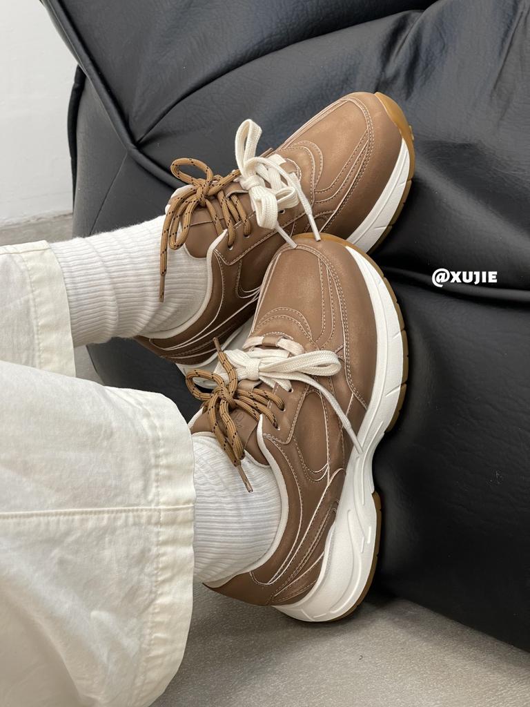 European Station 2025 Autumn New Leather Breathable Comfortable Casual Board Shoes Women's Versatile Forrest Gump Shoes Sneakers Daddy Shoes