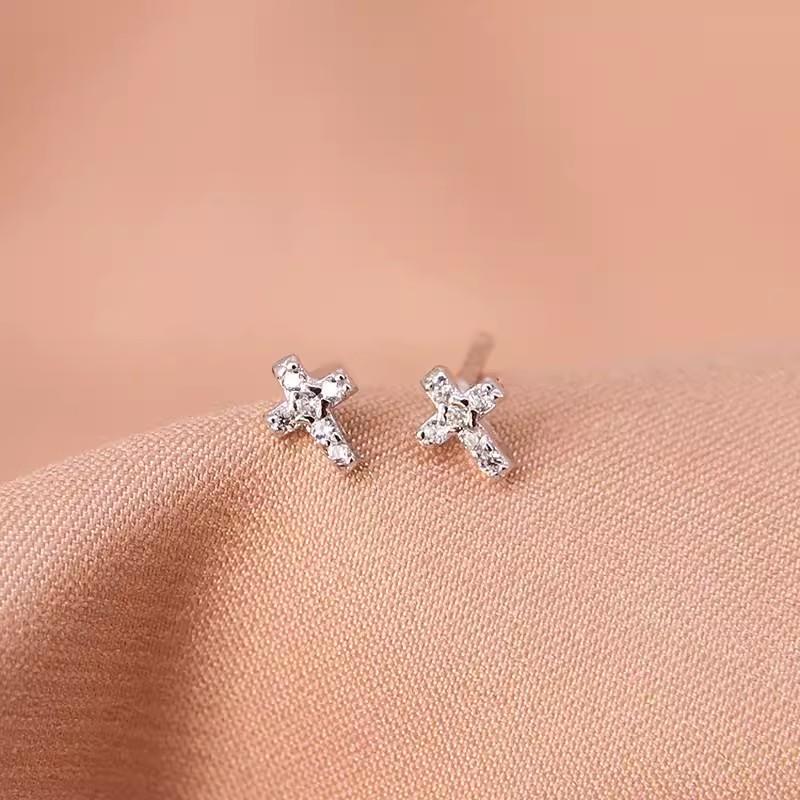 925 Silver Simple Korean Zircon Mini Cross Stud Earrings for Teen Women Daily Life Party Jewelry