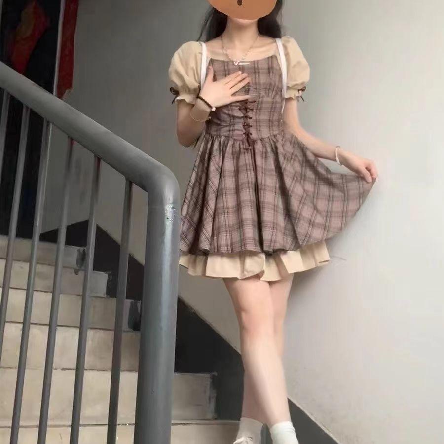 Women's Fresh Plaid Square Neck Waist-Hugging Summer Dress with Lace-Up Short Skirt and Sweet Academy Style