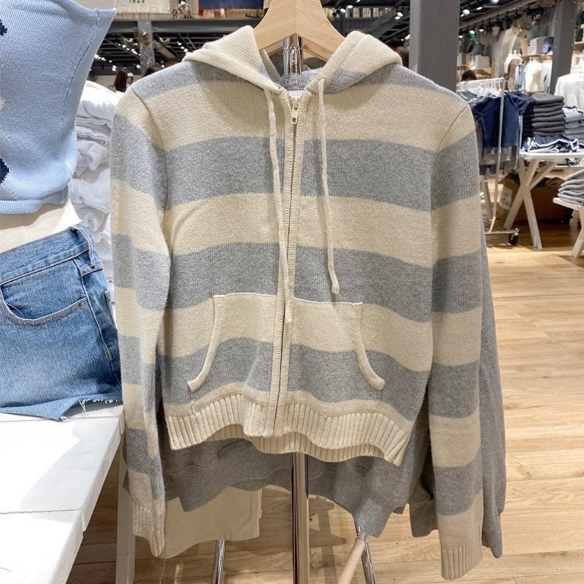 

VAYLA Полосатый вязаный укороченный кардиган-свитер Женский Осенний с длинным рукавом, с капюшоном, на молнии, короткий, уличная одежда, вязаный трикотаж, свитера, Y2K кроп-топы One Size