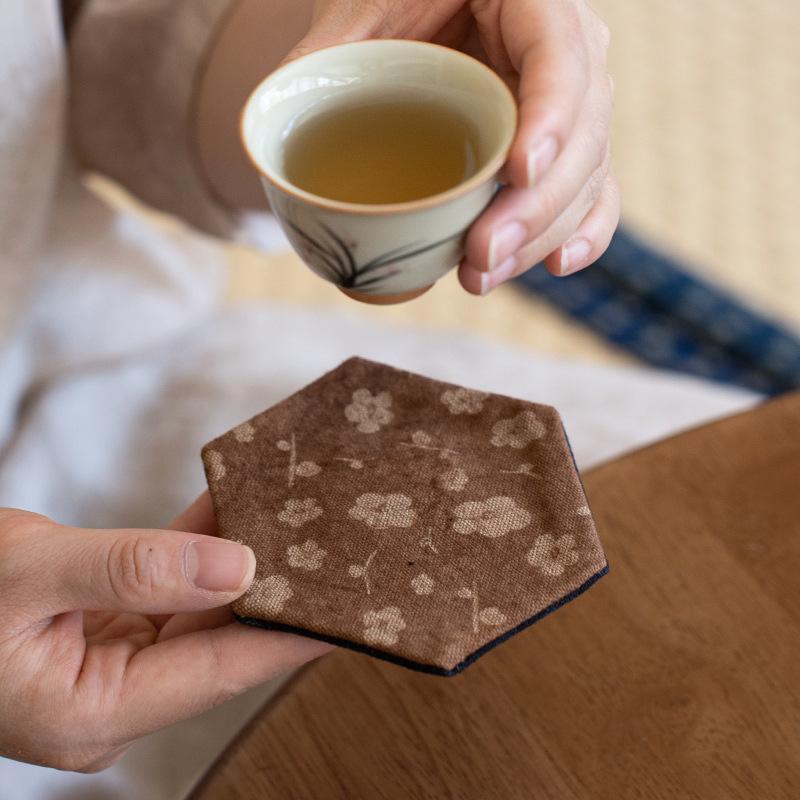 Nowa chińska podkładka w kształcie spalonego kwiatu w stylu retro, taca na herbatę, podkładka pod filiżankę, izolacyjna podkładka z tkaniny do użytku domowego, akcesoria do zestawu do herbaty