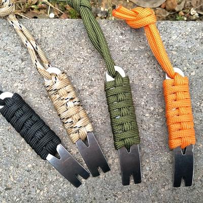 4 Stück handgefertigtes Regenschirmseil, gestrickt, Mini-Taschenausgabe, Brecheisen aus Edelstahl, kurbelförmiger Schaber, Fadenwickler, Nagelhebe-Schlüsselanhänger