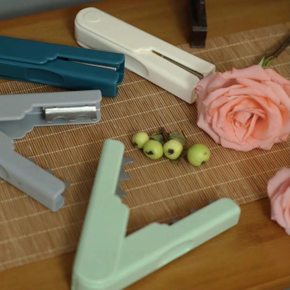 Finger Groove Rose Thorn Stripper Auto Buckle Thorn Leaf Stripping Tool