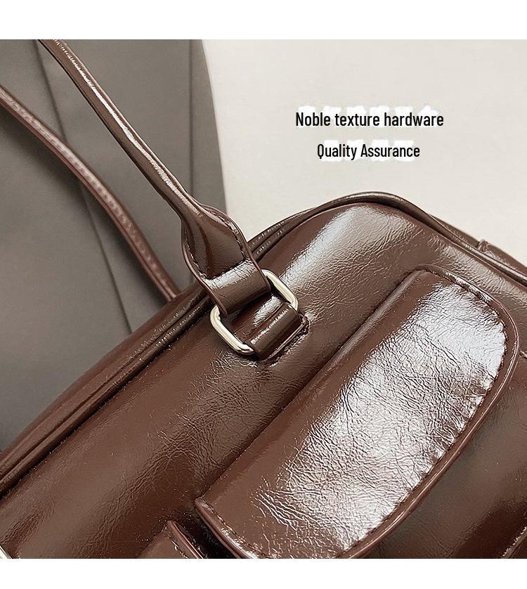 Korean Retro Bowling Handbag with Niche Underarm Design and Small Pocket for Women