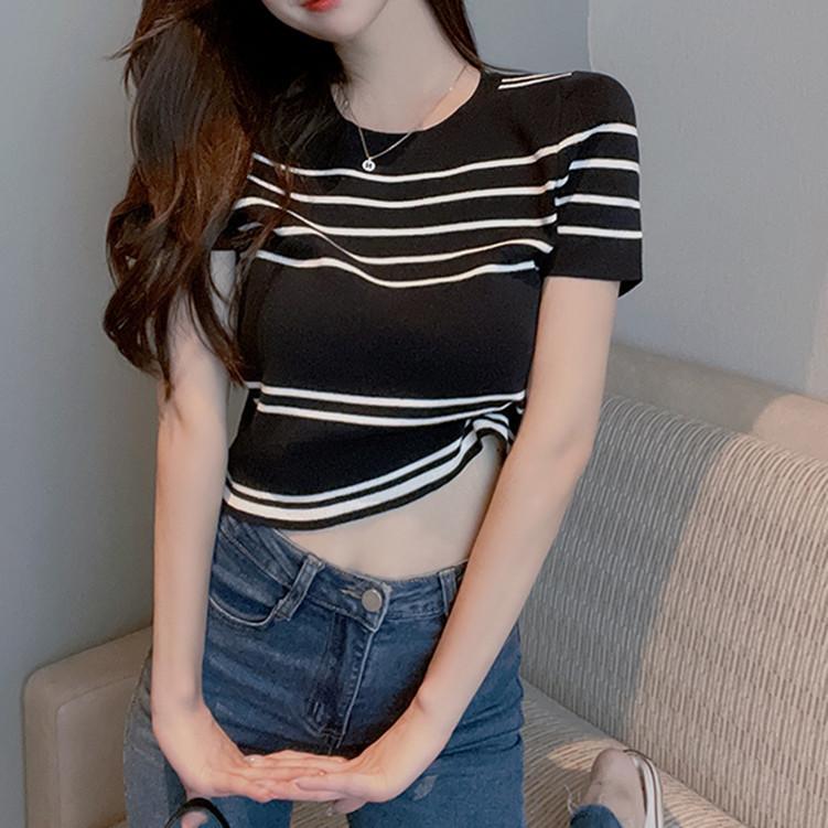 

Полосатый трикотажный летний свободный ретро-топ с круглым вырезом и короткими рукавами для женщин, повседневный, удобный, облегающий, свитера, футболки One Size чёрный