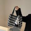 Women's bag tote bag, versatile commuter college students must.