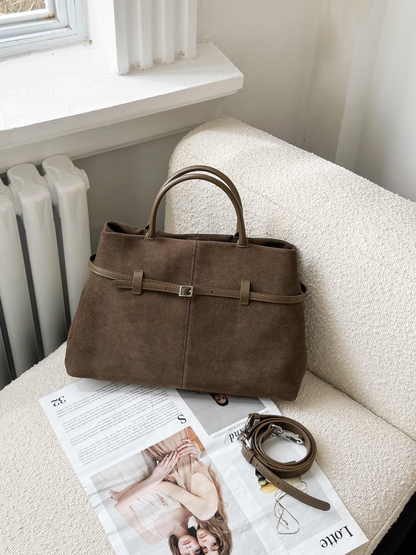 

Жіноча сумка-тоут з замшевої шкіри на осінь/зиму 2025 – Велика місткість, матовий стиль Melaard