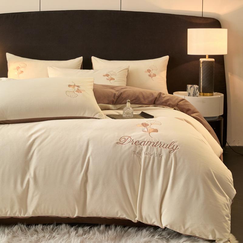 Plush Coral Fleece Winter Bedding Set: Thickened Velvet Duvet Cover, Flannel Bed Sheet, and Pillowcases