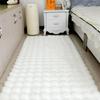 Trendiger Kurzflor-Teppich aus dickem Kunst-Kaninchenfell für Schlafzimmer und Wohnzimmer - Schmutzabweisend und mit samtiger Plüschtextur.