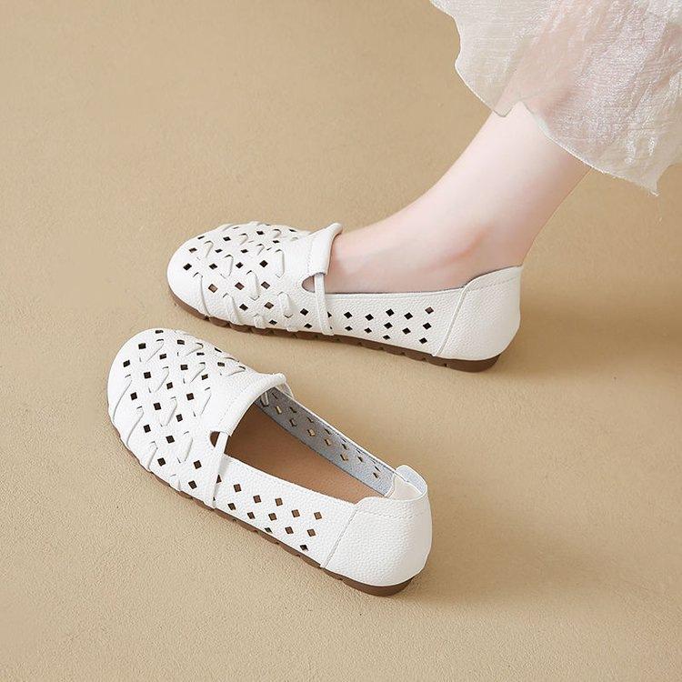 2025 Summer New Breathable Hollow Single Shoes Super Soft Doudou Shoes Soft Sole Soft Surface One Pedal Flat Bottom Shallow Mouth Single Shoes
