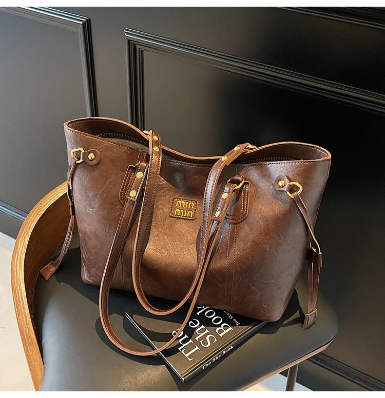 

Women s Large Capacity Underarm Tote Bag - Versatile Fashion Shoulder Bag коричневий