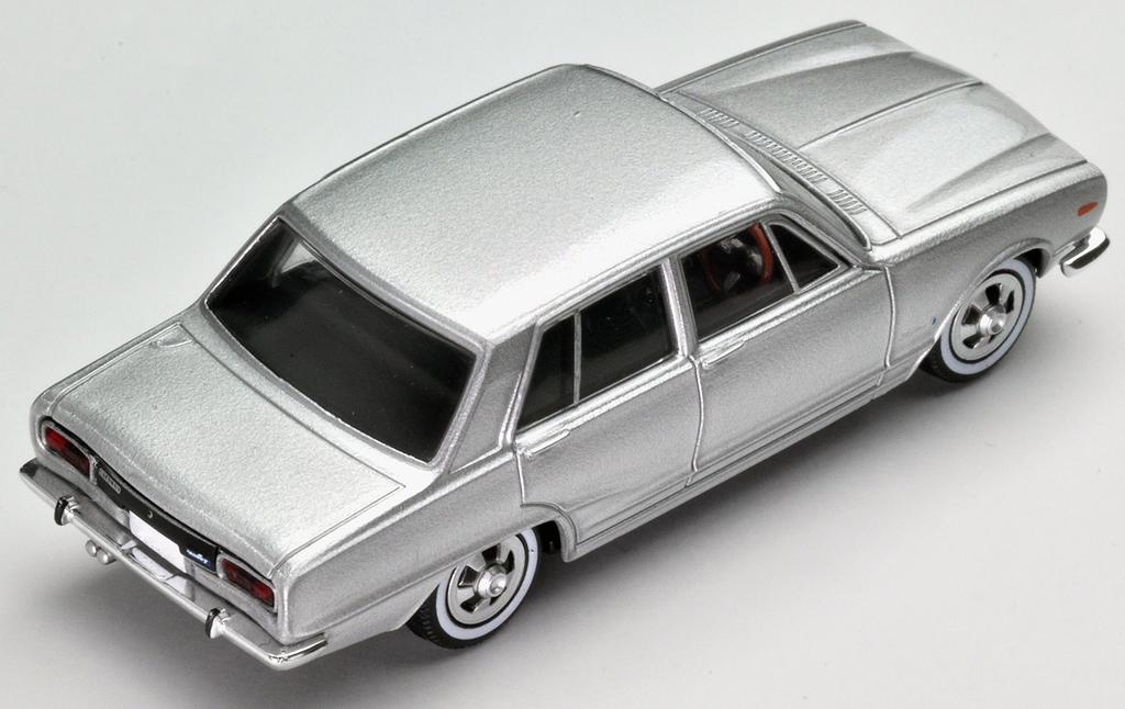 Tomica Limited Vintage Skyline 2000GT Finished Model 1/64 LV-162a (Silver)