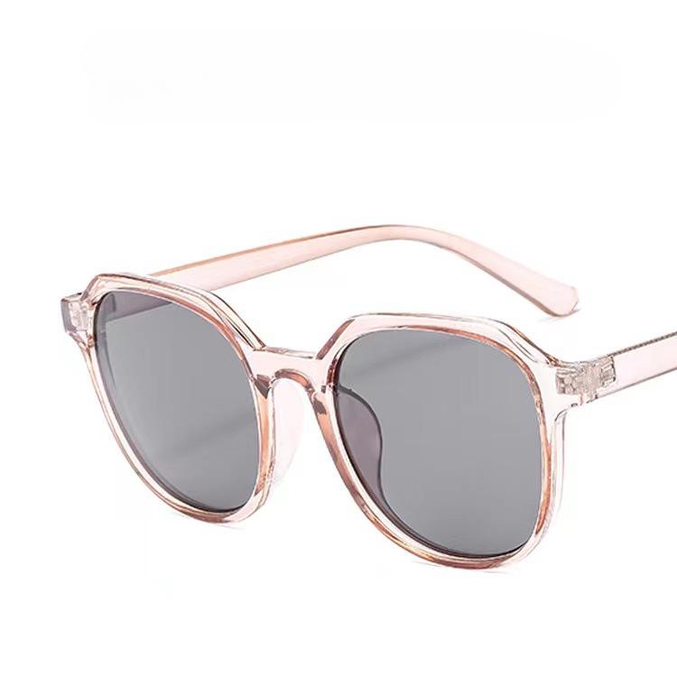 

Модные и универсальные квадратные женские солнцезащитные очки чайного цвета с вогнутым дизайном, подчеркивающим черты лица