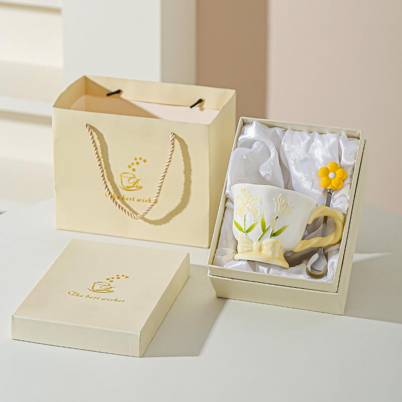 Tulip Ceramic Cup Hand Painted Relief High Looking Coffee Cup Mug Girl Heart Home Water Cup Souvenir