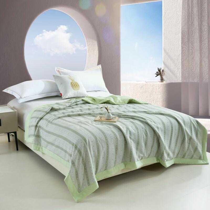 Playboy Breathable Summer Quilt